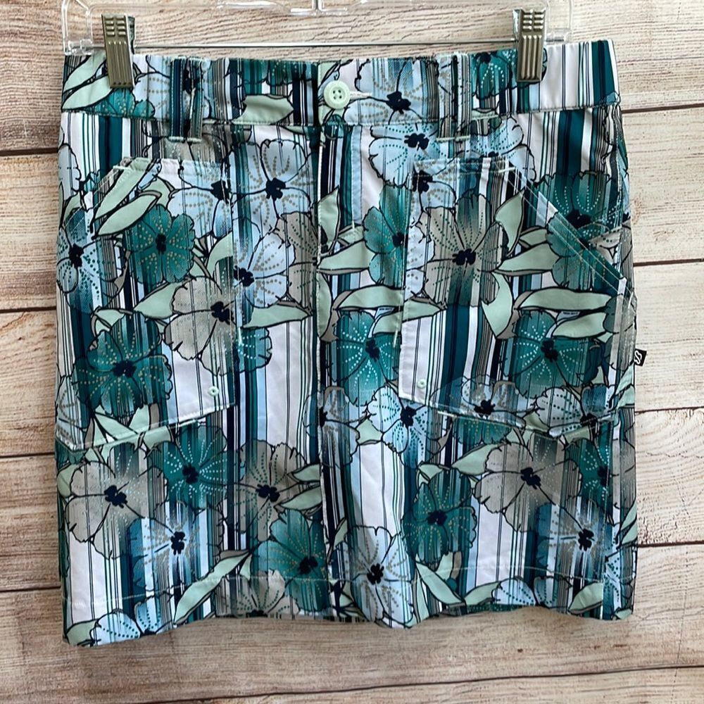 EDDIE BAUER SPORT‎ ACTIVE FIT SKORT IN GREEN FLORAL PRINT